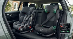 A diagram showing how a Group 1 2 3 car seat adjusts from a 5-point harness for toddlers to a high-back booster as a child grows.